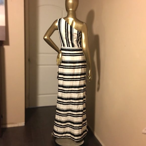 KAY UNGER One-Shoulder Cross Front Maxi Dress - Picture 13 of 16